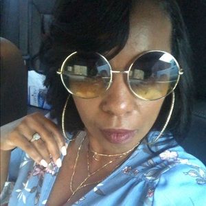 Meet your Posher, Sharonda